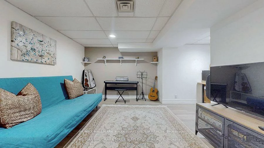 25, Sandusky, Aurora Highlands, Aurora