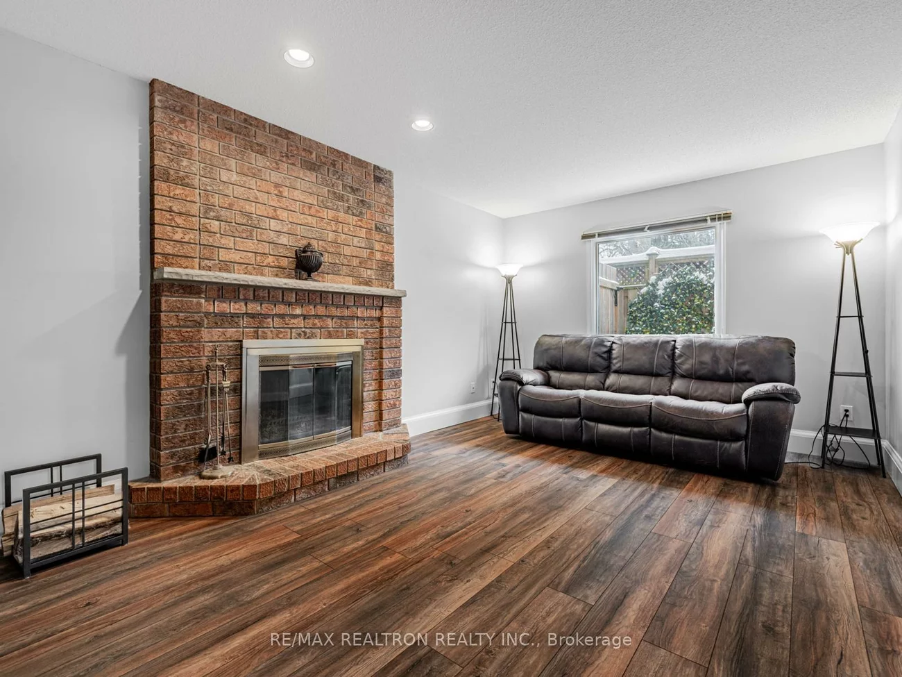 22, Willis, Aurora Highlands, Aurora