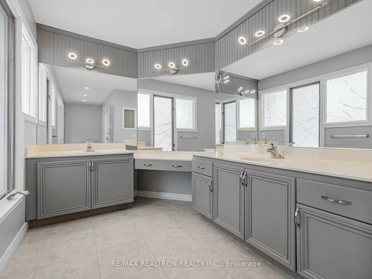 22, Willis, Aurora Highlands, Aurora