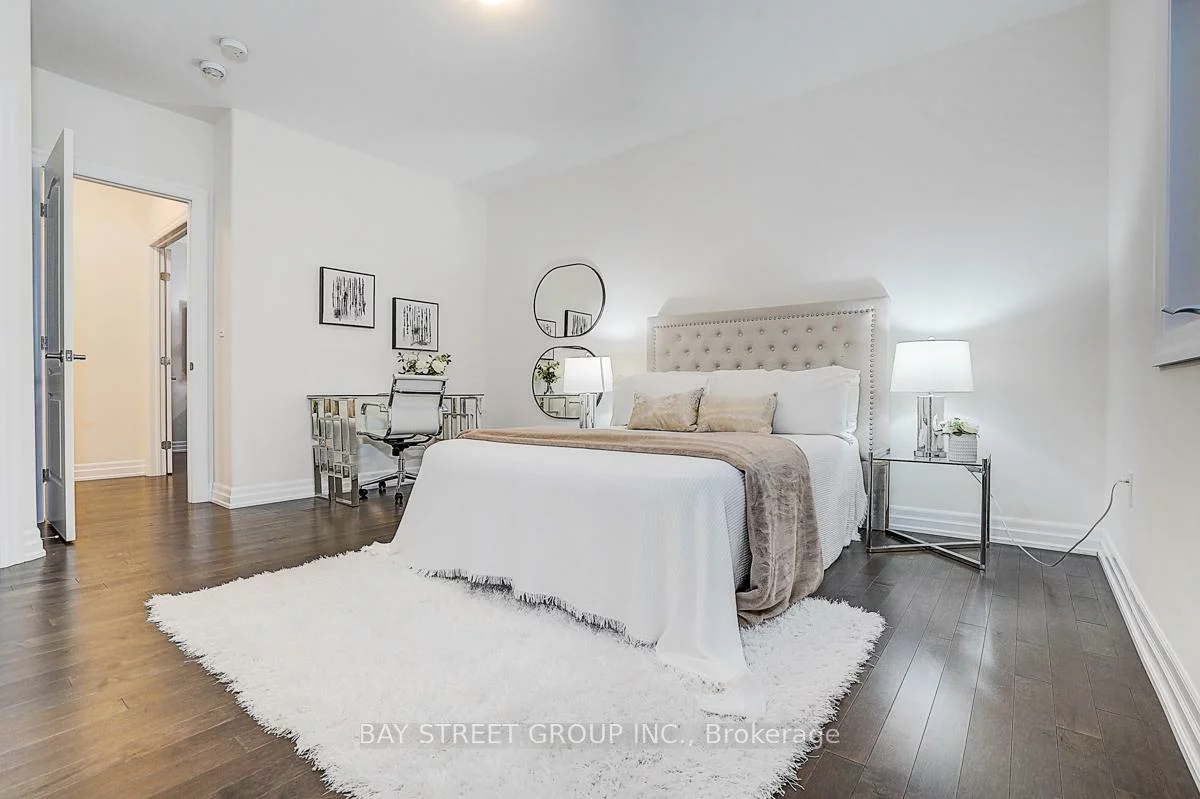 16, Botelho, Bayview Southeast, Aurora