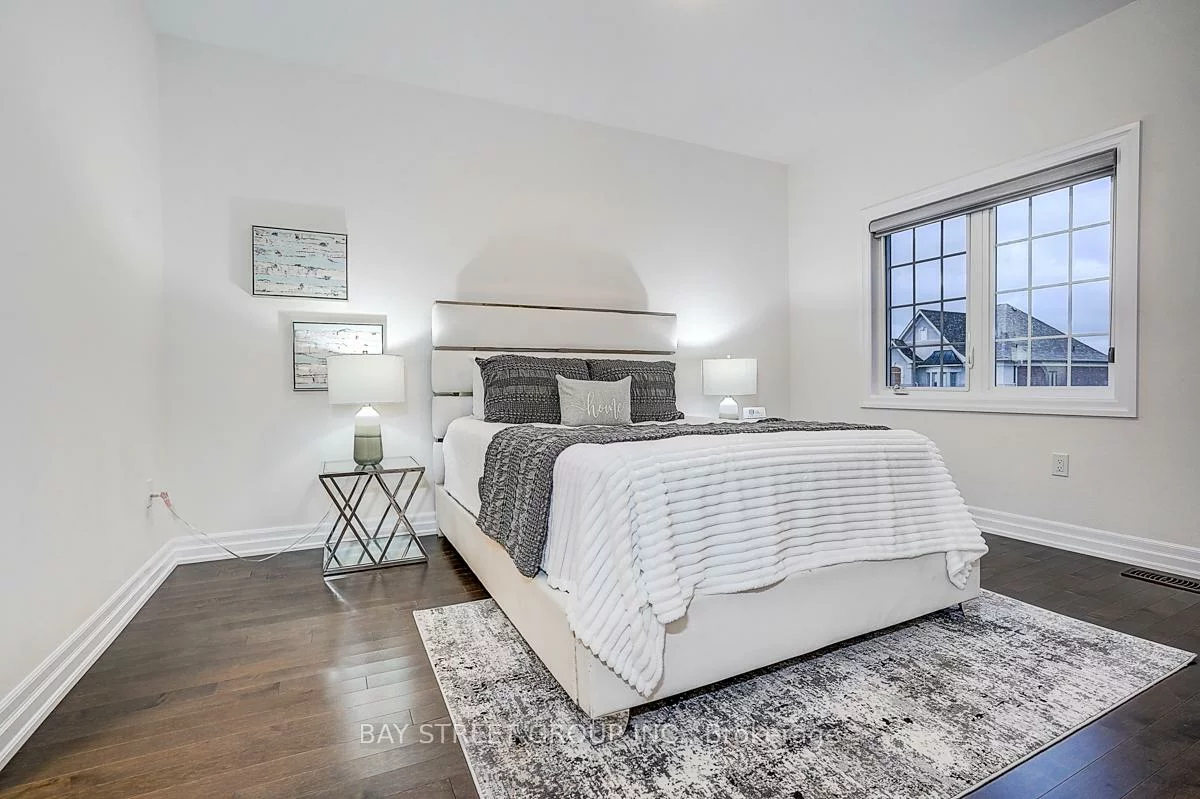 16, Botelho, Bayview Southeast, Aurora