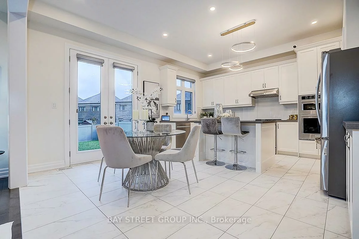 16, Botelho, Bayview Southeast, Aurora