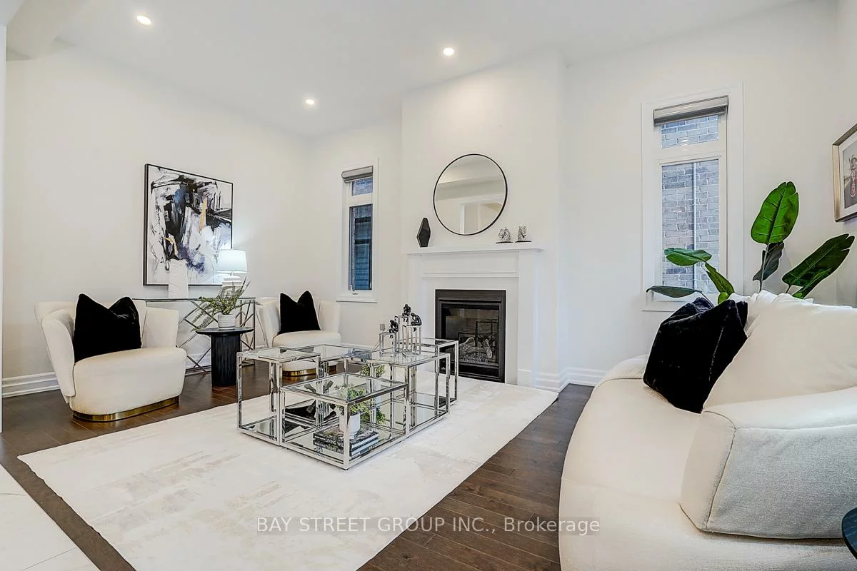 16, Botelho, Bayview Southeast, Aurora