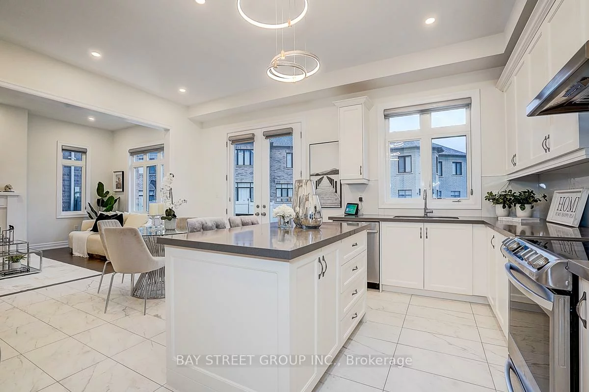 16, Botelho, Bayview Southeast, Aurora