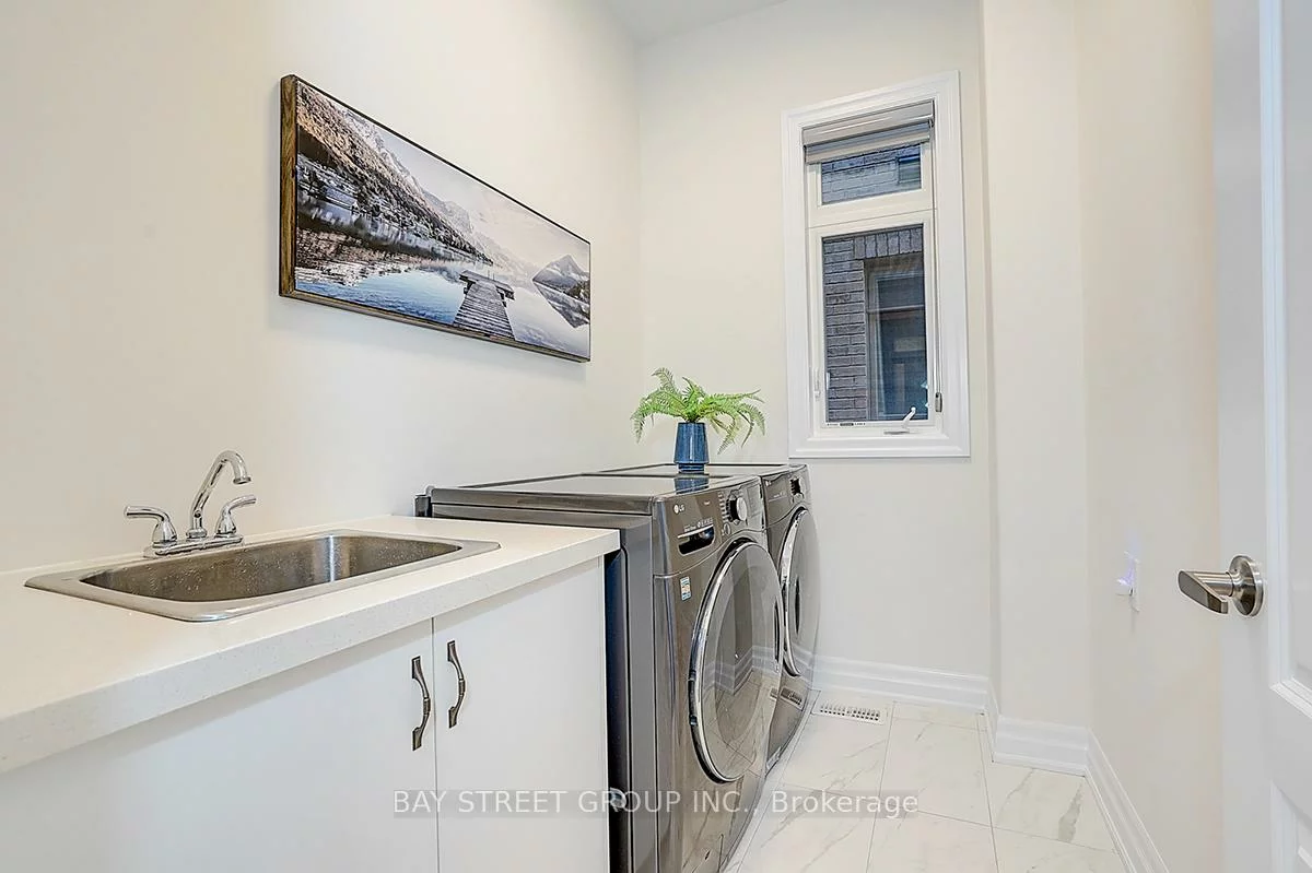 16, Botelho, Bayview Southeast, Aurora