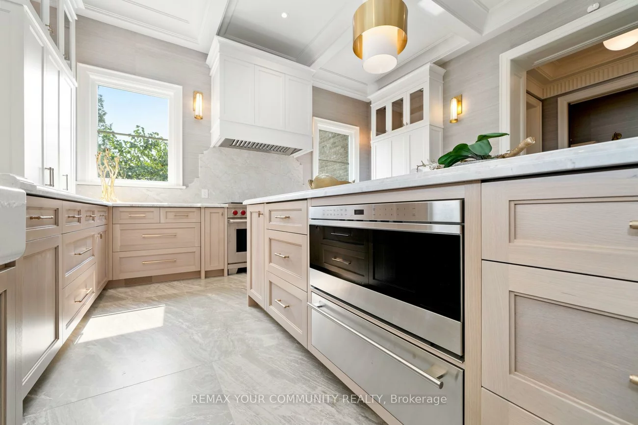 130, St. John's, Aurora Village, Aurora