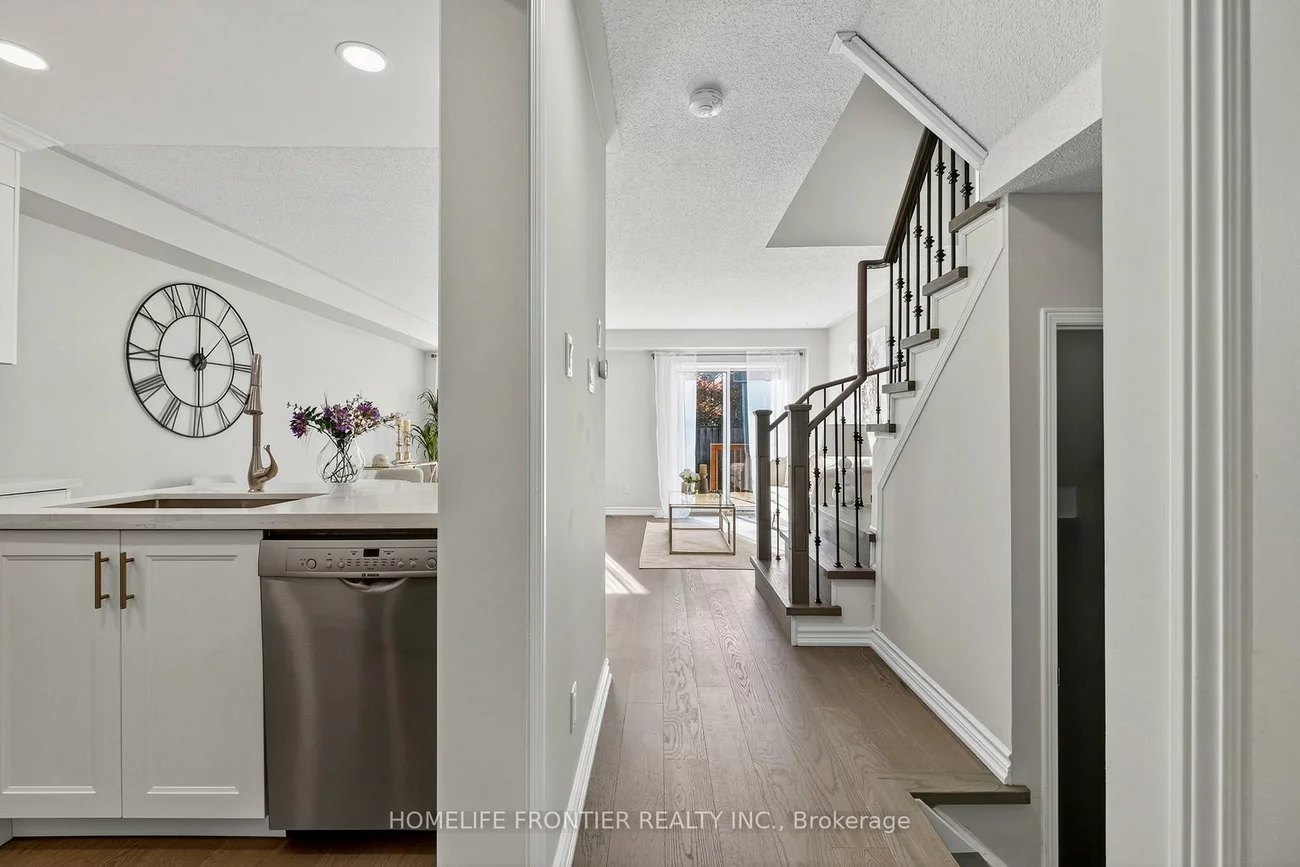 19, Bowler, Bayview Wellington, Aurora