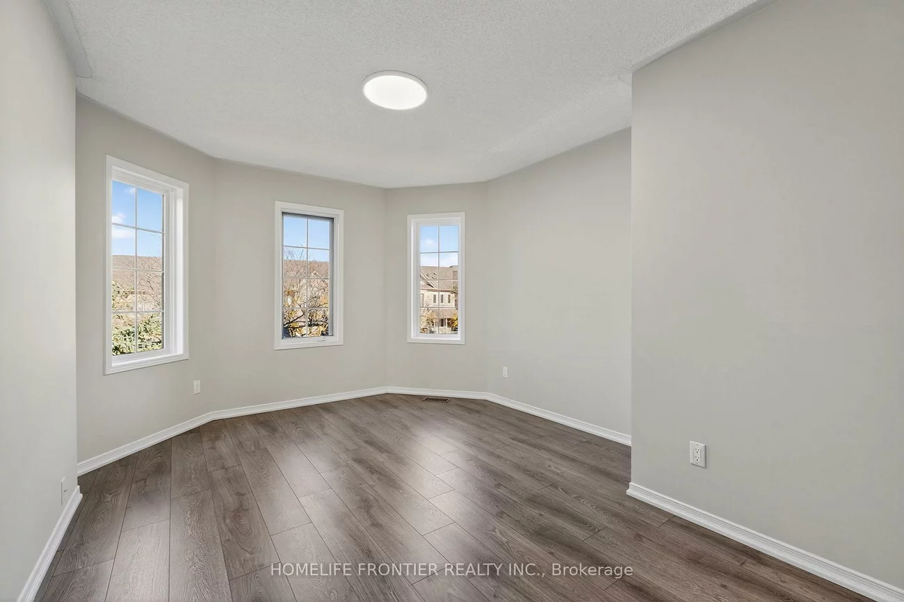 19, Bowler, Bayview Wellington, Aurora