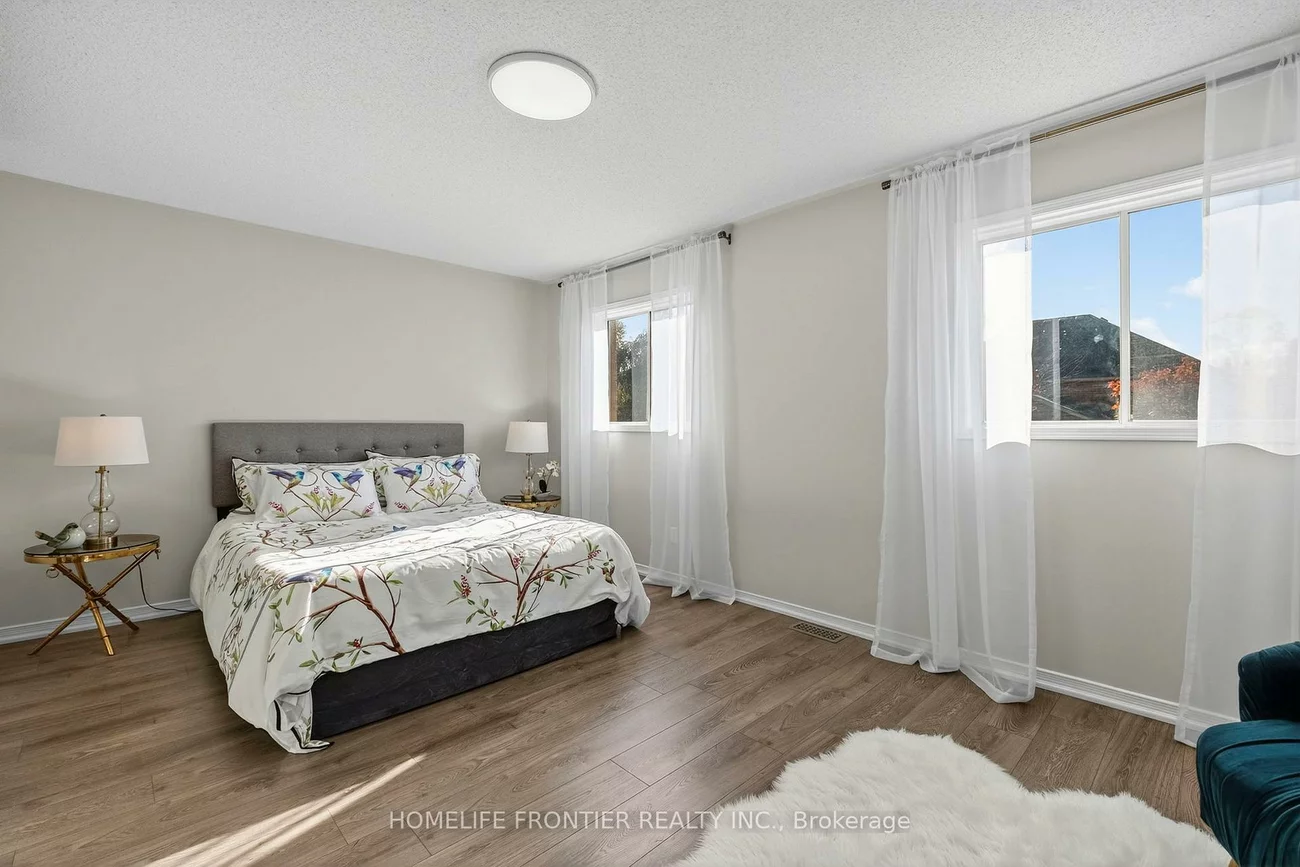 19, Bowler, Bayview Wellington, Aurora