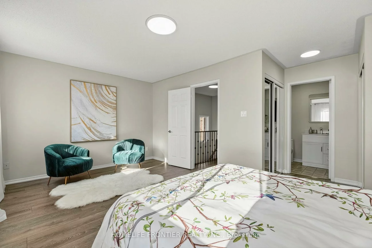 19, Bowler, Bayview Wellington, Aurora