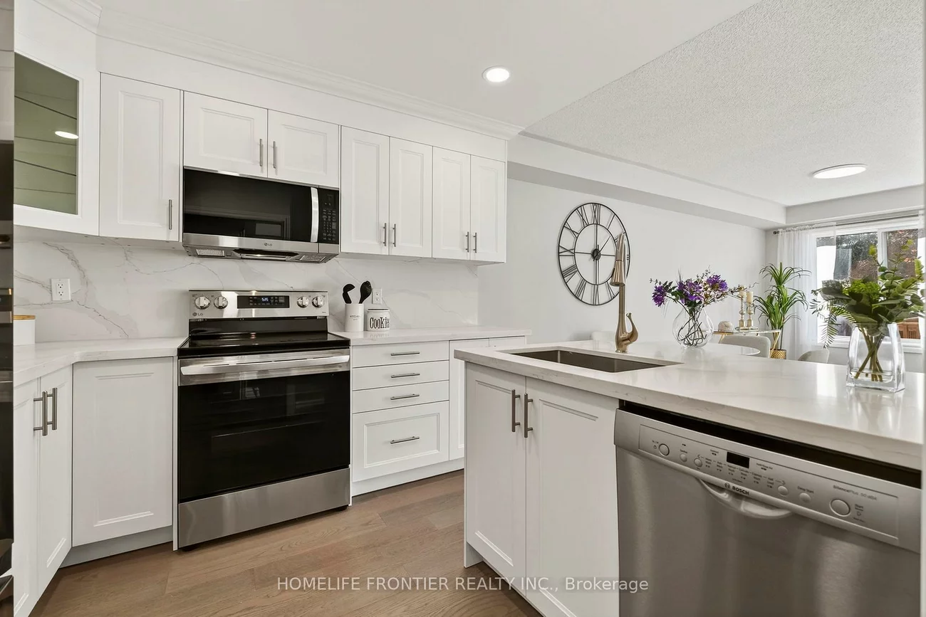 19, Bowler, Bayview Wellington, Aurora