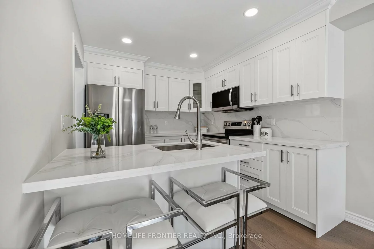 19, Bowler, Bayview Wellington, Aurora