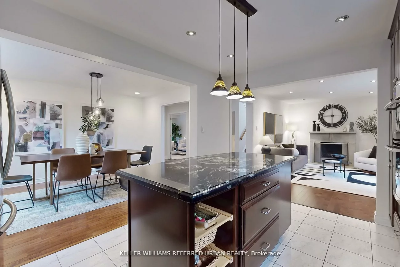 158, Walton, Aurora Village, Aurora