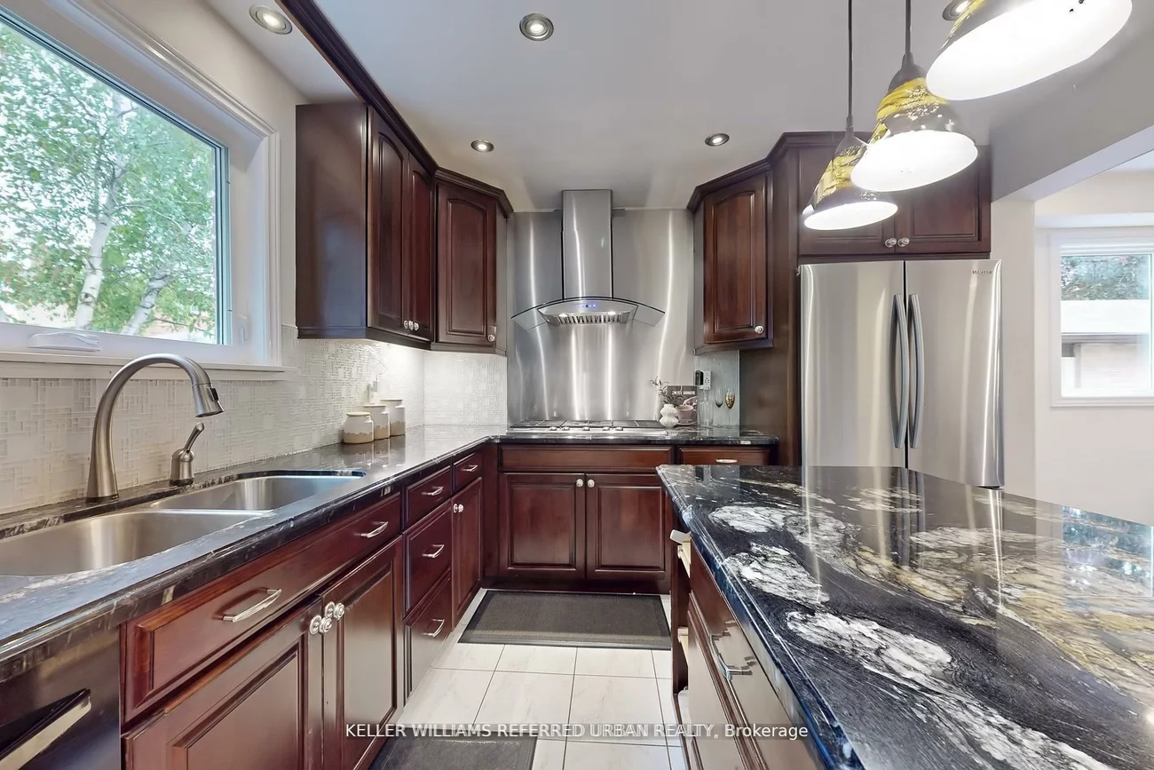 158, Walton, Aurora Village, Aurora