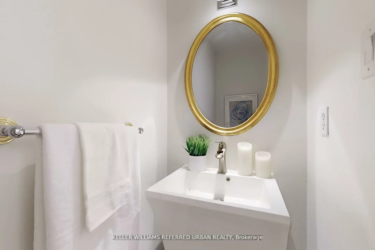 158, Walton, Aurora Village, Aurora