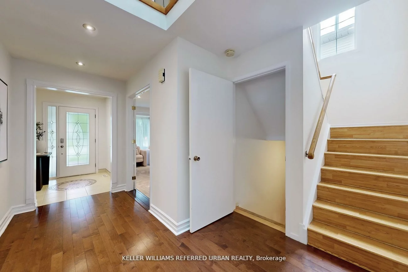 158, Walton, Aurora Village, Aurora