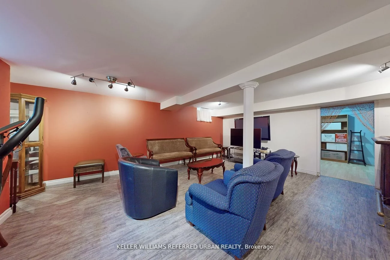 158, Walton, Aurora Village, Aurora