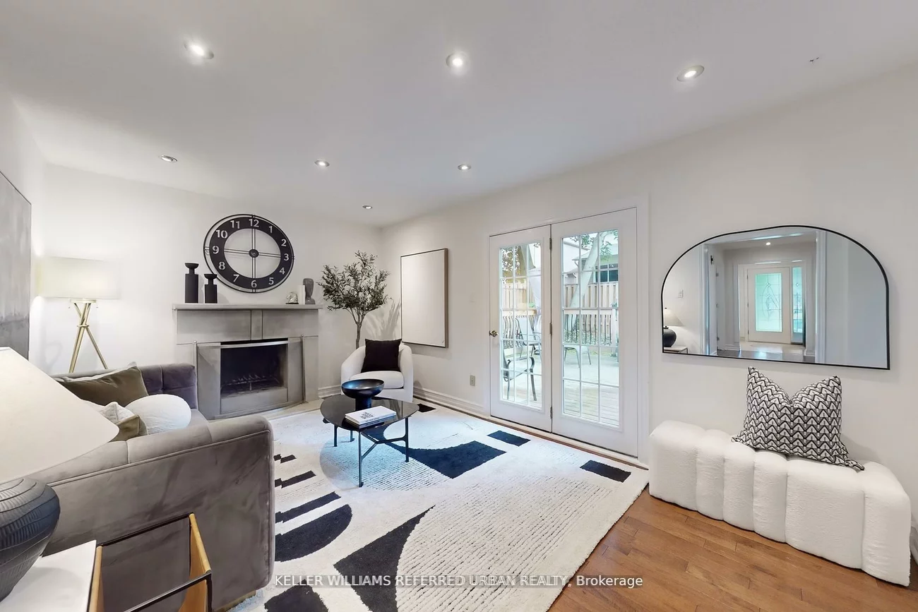 158, Walton, Aurora Village, Aurora