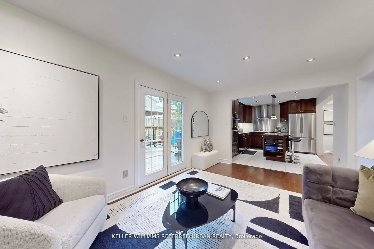 158, Walton, Aurora Village, Aurora