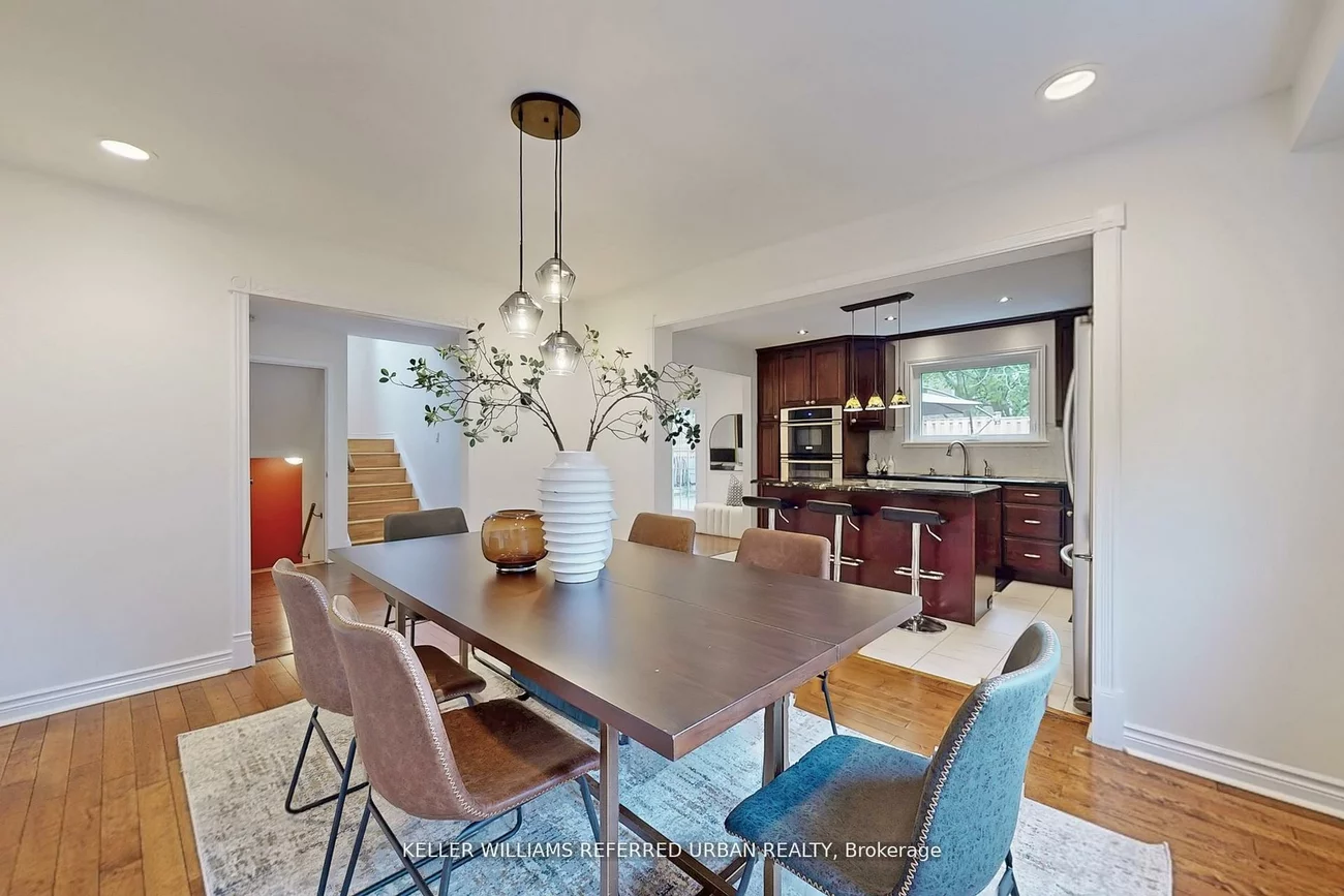 158, Walton, Aurora Village, Aurora