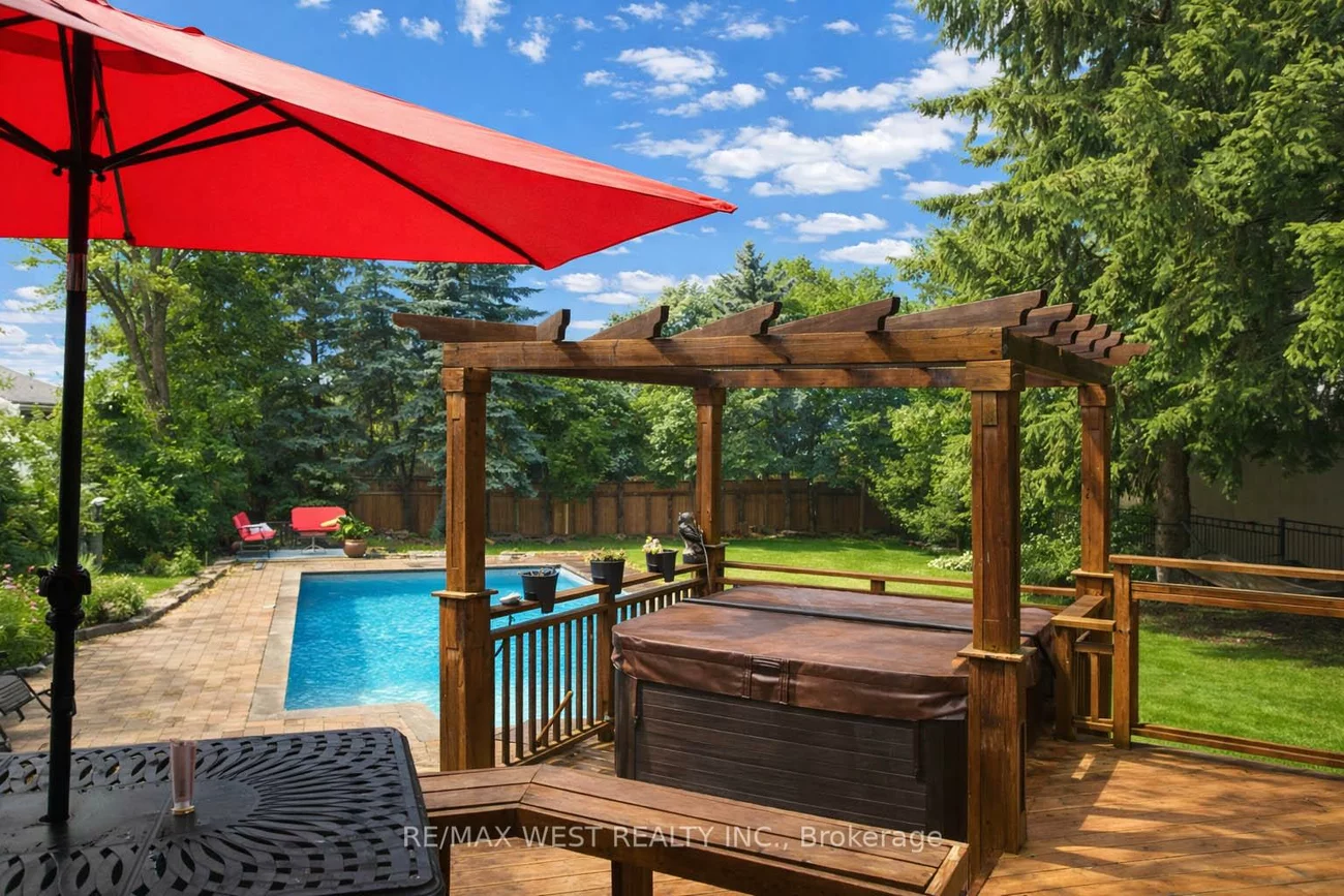 53, Metcalfe, Aurora Village, Aurora