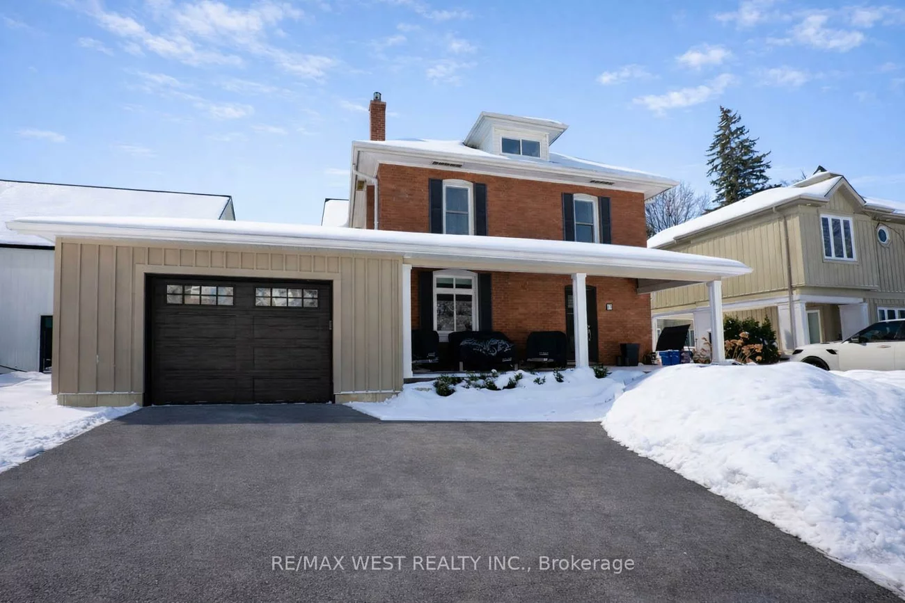 53, Metcalfe, Aurora Village, Aurora