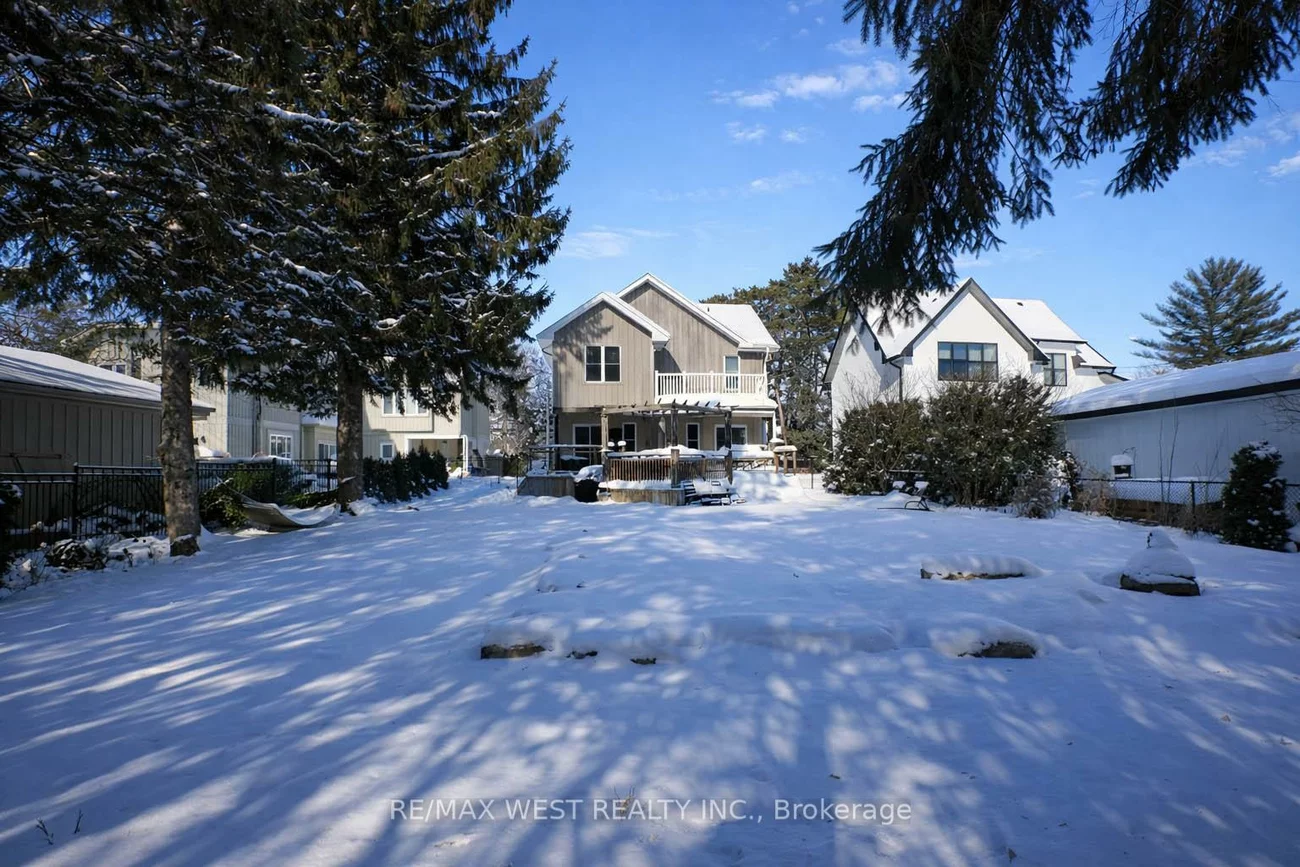 53, Metcalfe, Aurora Village, Aurora