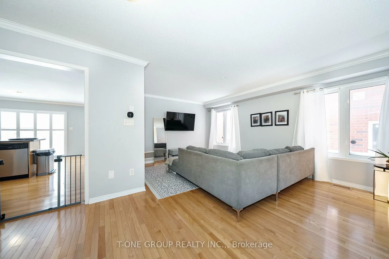 156, Mavrinac, Bayview Northeast, Aurora