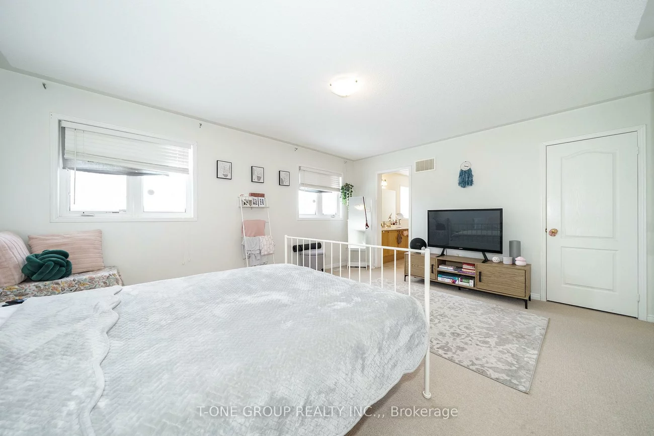 156, Mavrinac, Bayview Northeast, Aurora