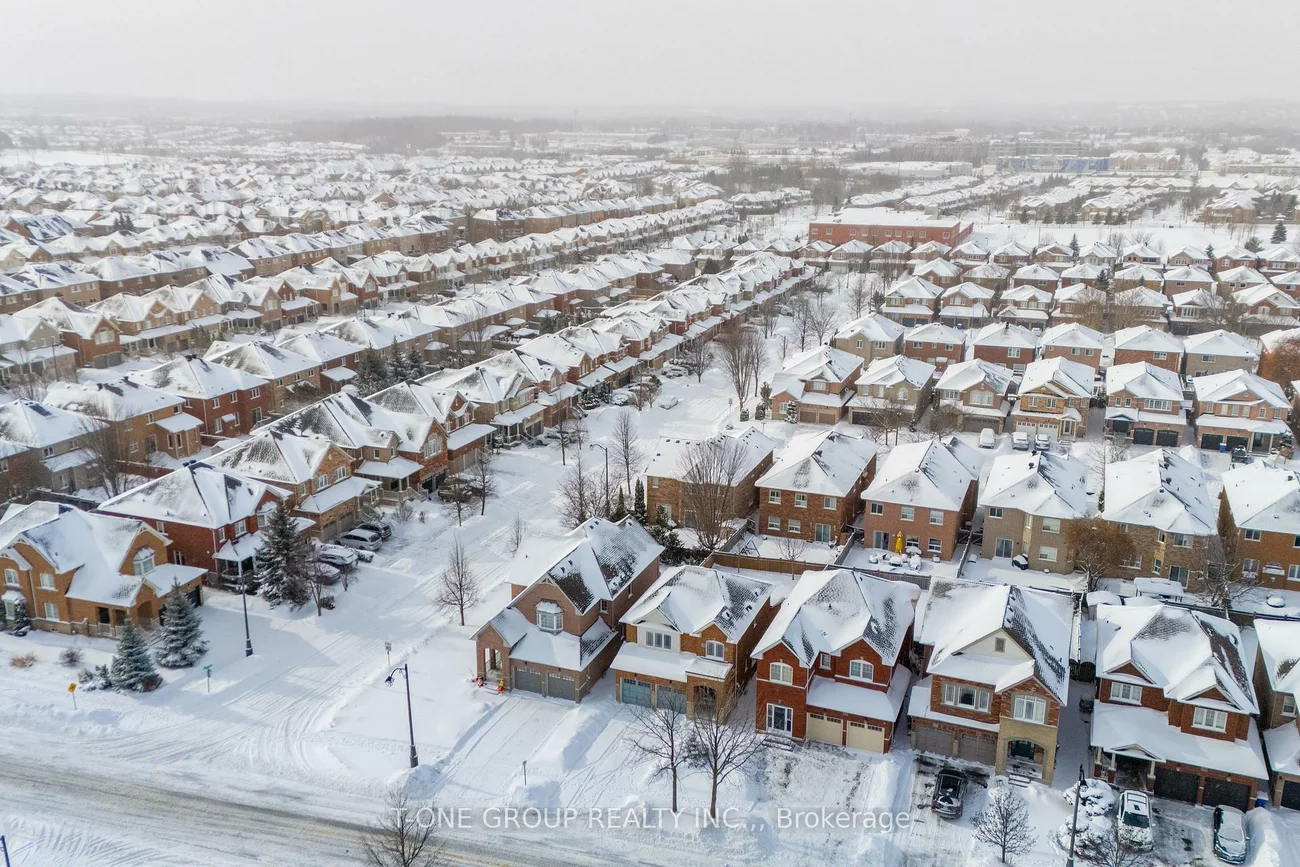 156, Mavrinac, Bayview Northeast, Aurora