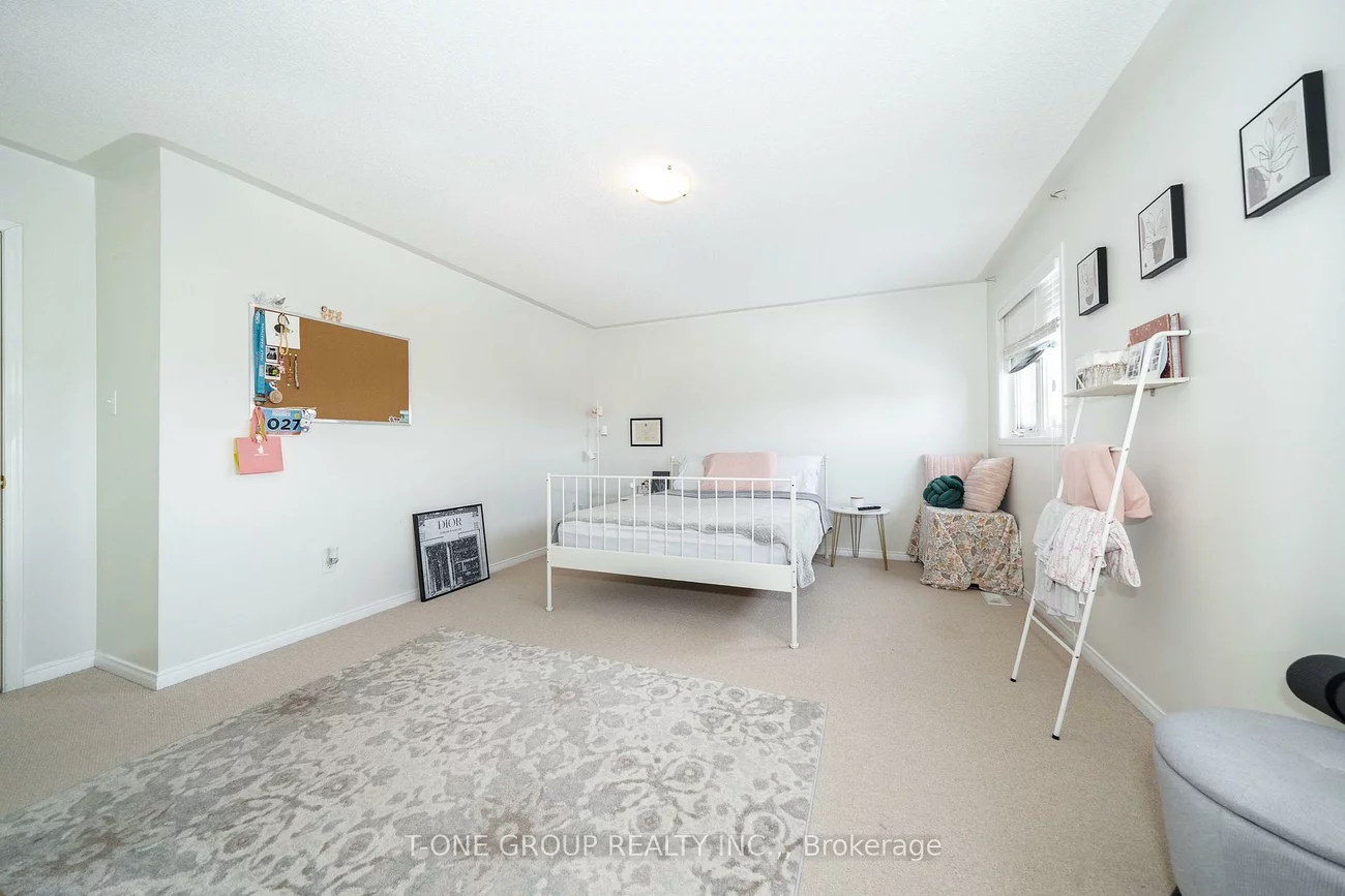 156, Mavrinac, Bayview Northeast, Aurora