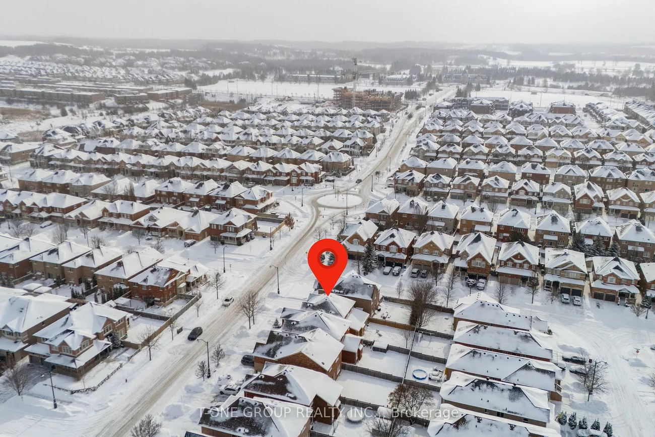 156, Mavrinac, Bayview Northeast, Aurora