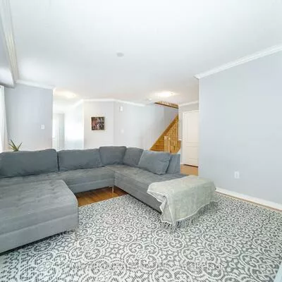 156, Mavrinac, Bayview Northeast, Aurora