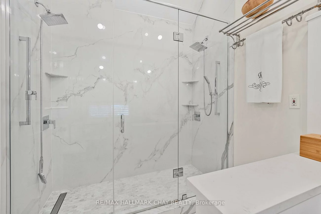 11, Catherine, Aurora Village, Aurora