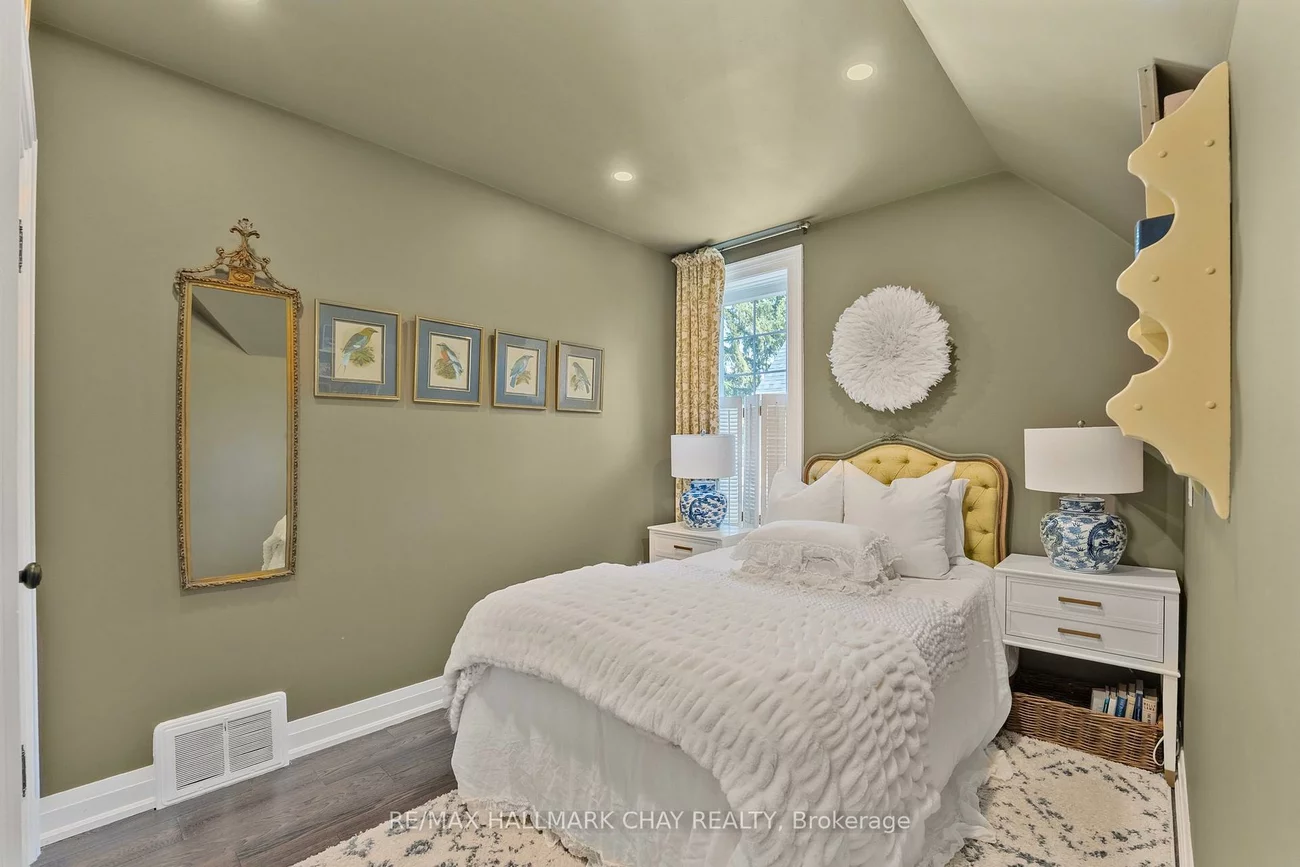 11, Catherine, Aurora Village, Aurora