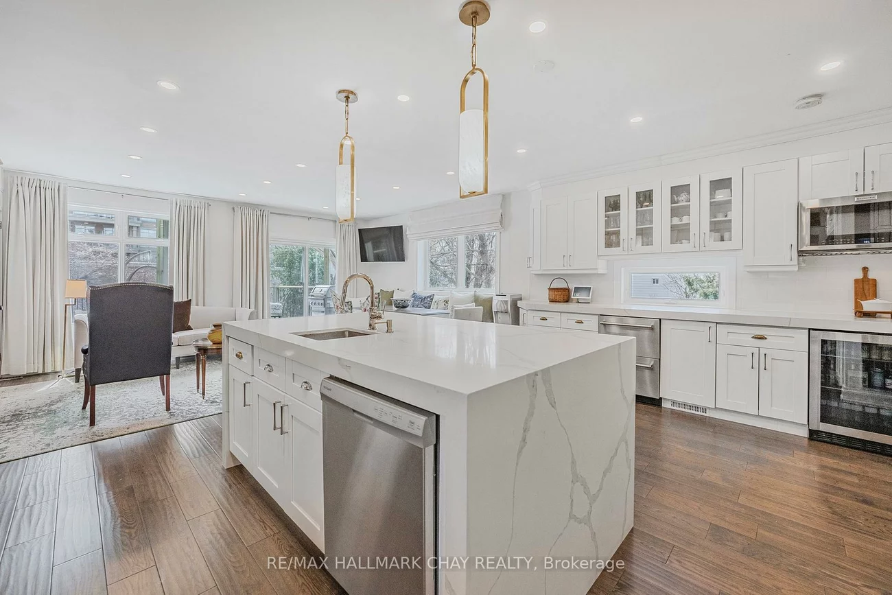 11, Catherine, Aurora Village, Aurora