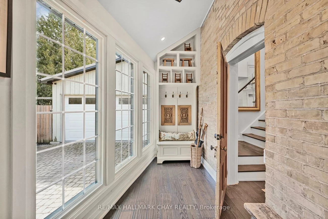 11, Catherine, Aurora Village, Aurora