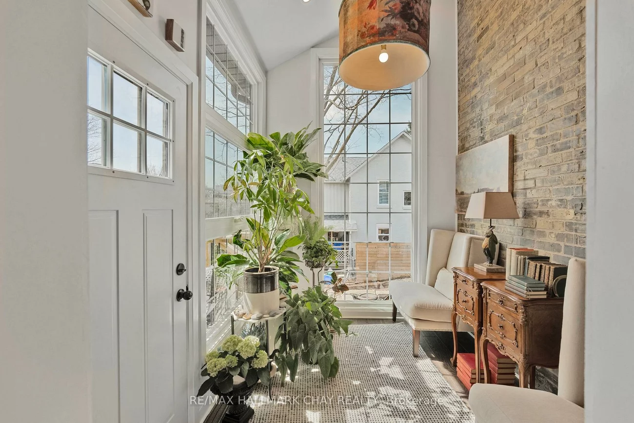 11, Catherine, Aurora Village, Aurora