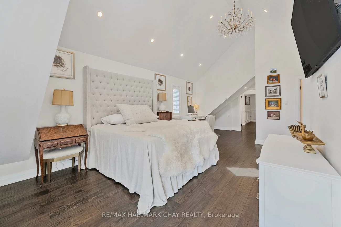 11, Catherine, Aurora Village, Aurora