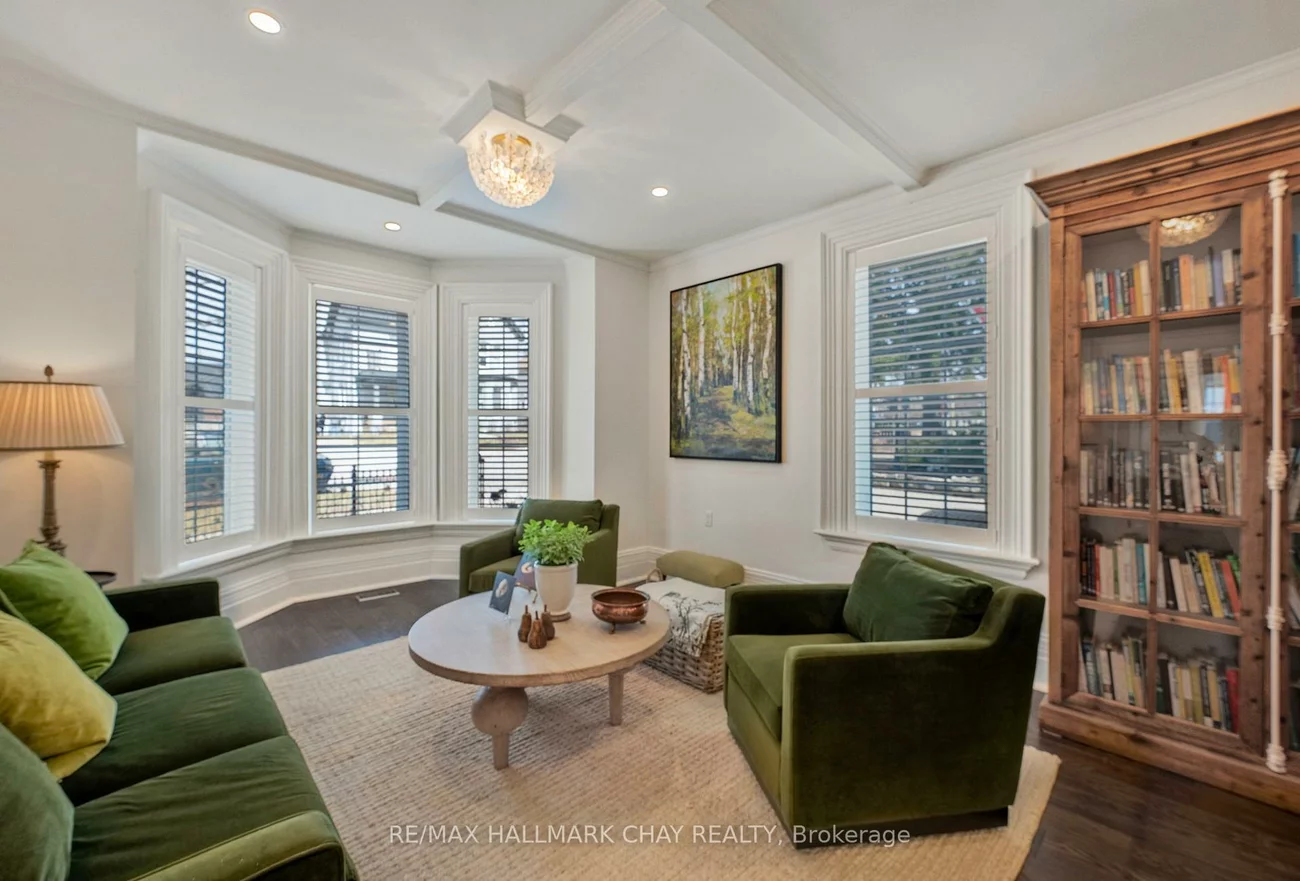 11, Catherine, Aurora Village, Aurora