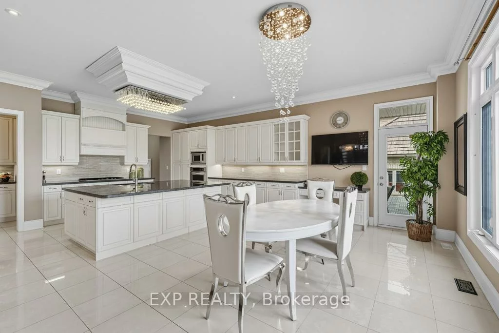 22, Longthorpe, Bayview Southeast, Aurora