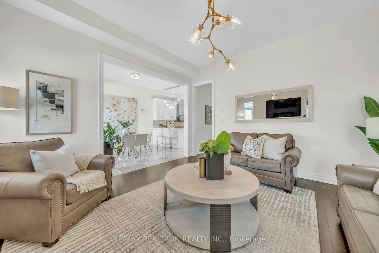 11, Botelho, Bayview Southeast, Aurora