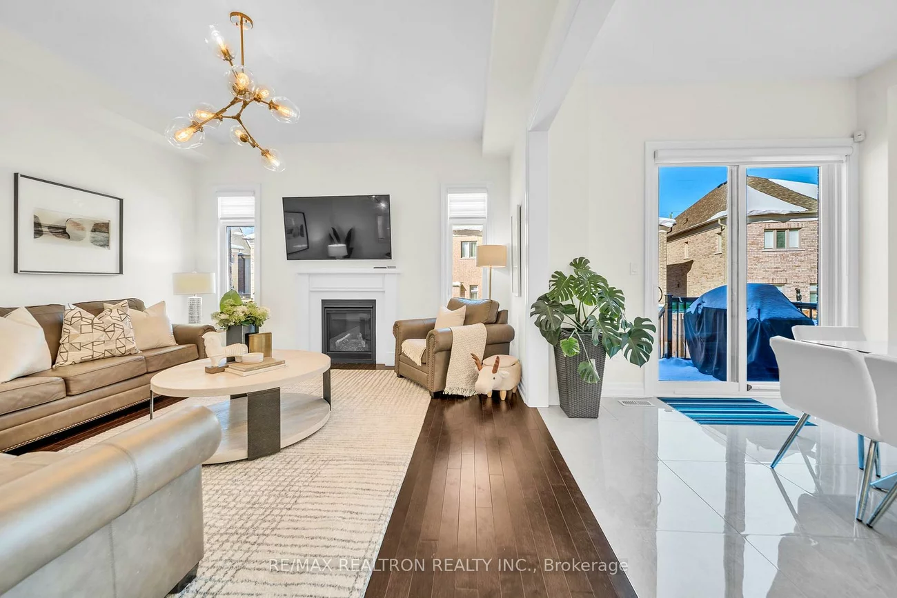 11, Botelho, Bayview Southeast, Aurora