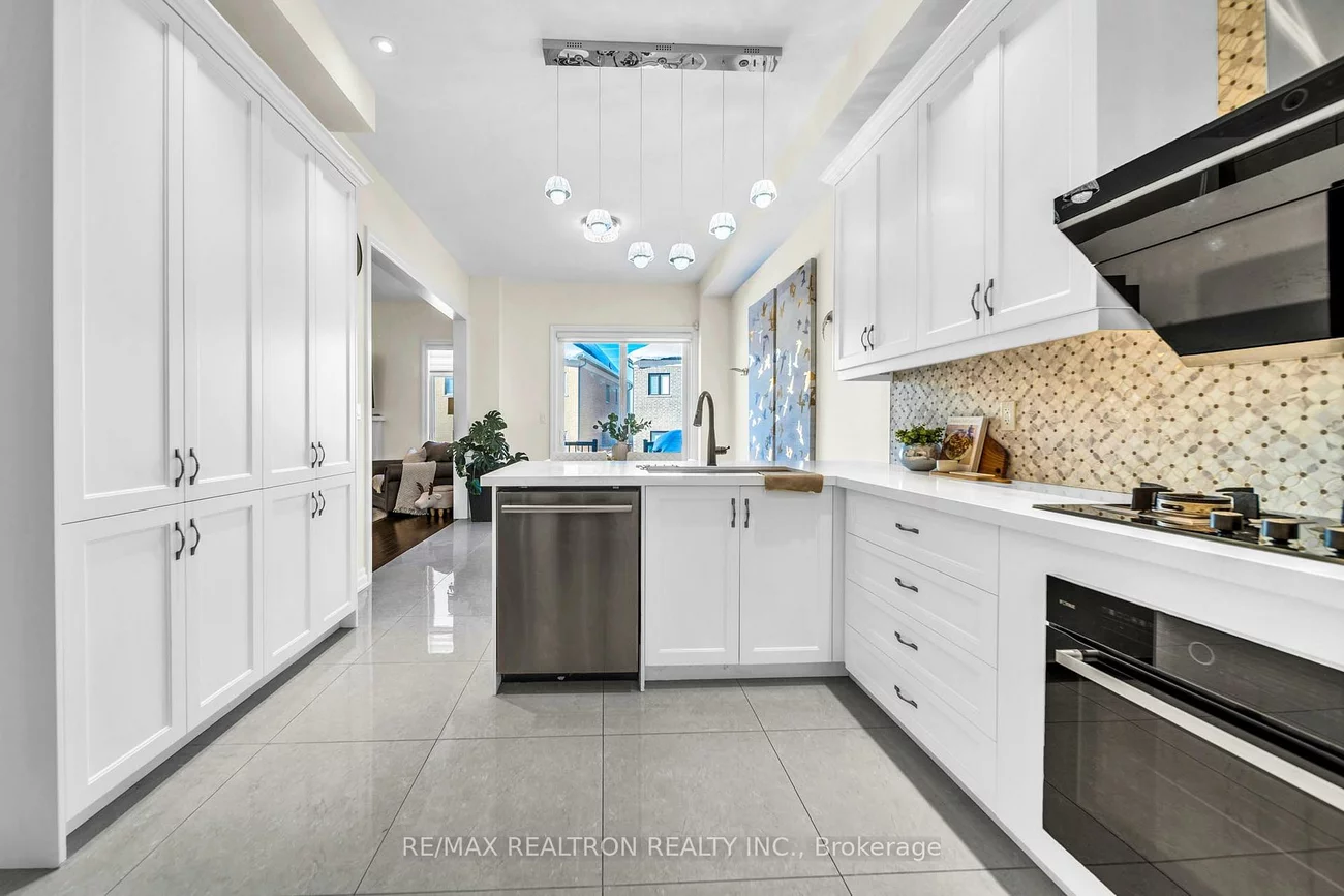 11, Botelho, Bayview Southeast, Aurora