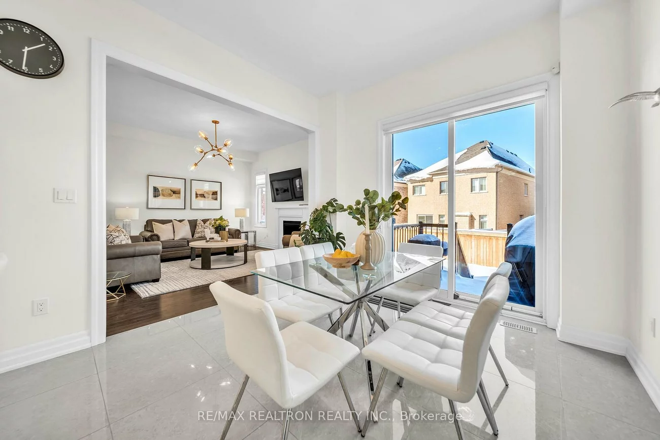 11, Botelho, Bayview Southeast, Aurora