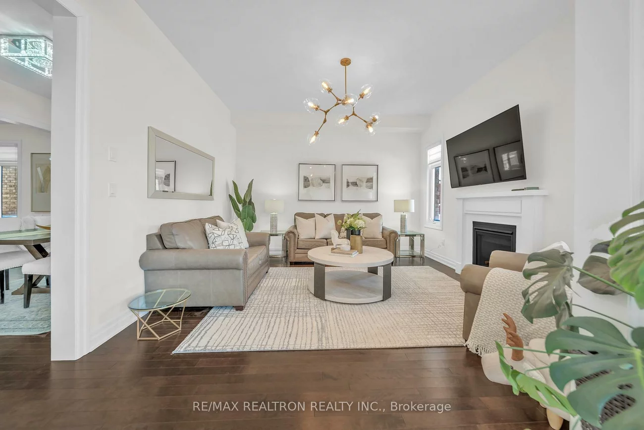 11, Botelho, Bayview Southeast, Aurora