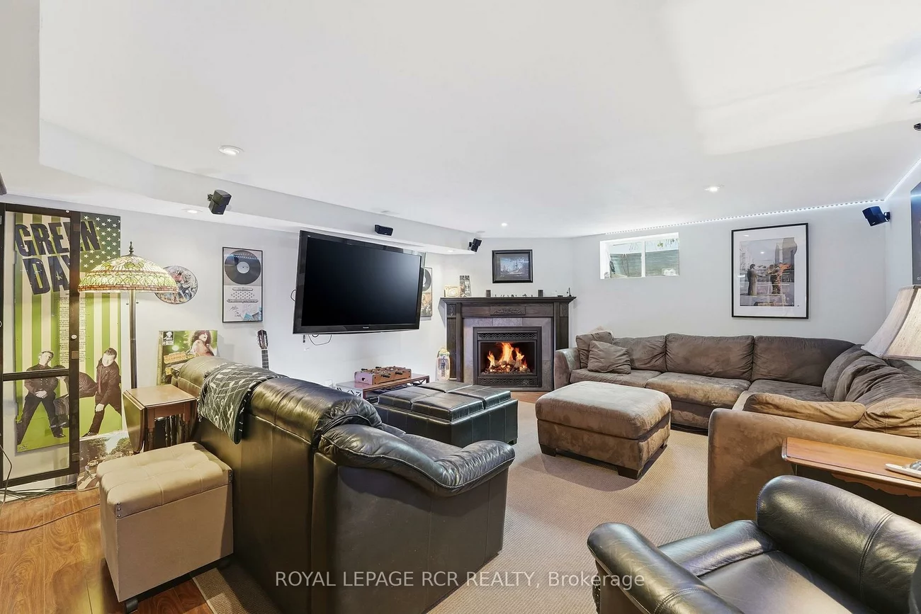 117, Tyler, Aurora Village, Aurora