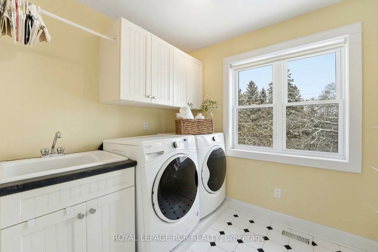 117, Tyler, Aurora Village, Aurora