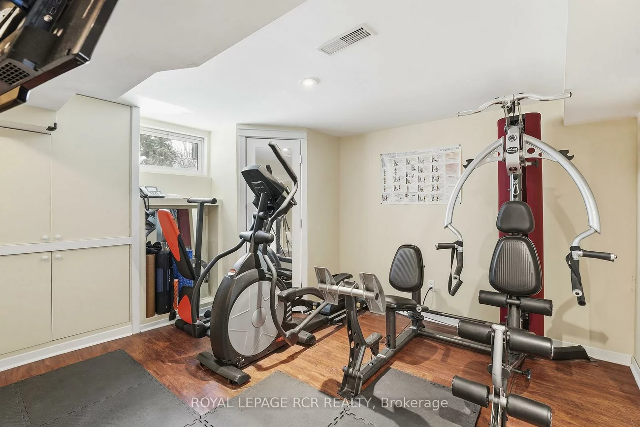 117, Tyler, Aurora Village, Aurora