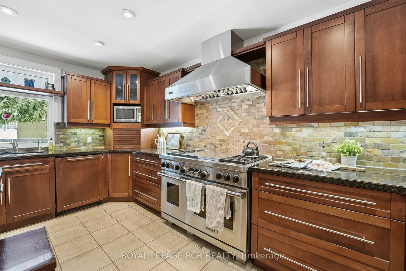 117, Tyler, Aurora Village, Aurora